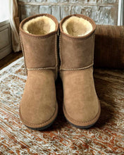 Load image into Gallery viewer, Ladies Short Classic Boots