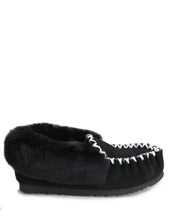 Load image into Gallery viewer, Moccasins