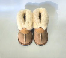 Load image into Gallery viewer, Ladies Slippers
