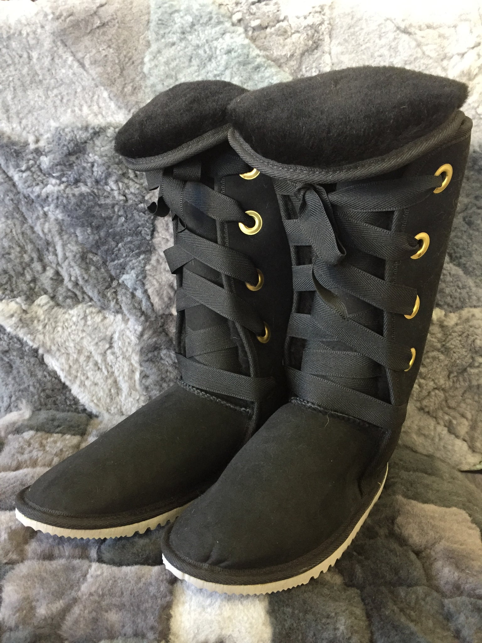 Mens ugg store boots with laces